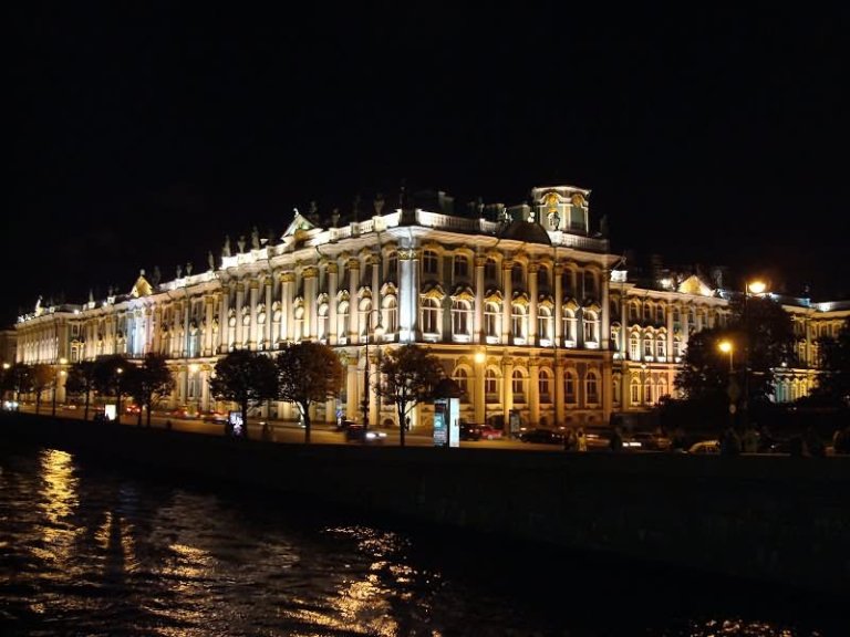 Hermitage-Museum-At-St.-Petersburg-Night-View-Picture.jpg